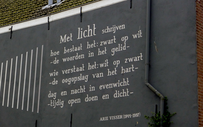 Arie Visser Muurgedicht Leiden, foto Ben Bekooy